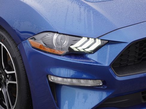 Used 2022 Ford Mustang Premium image 3