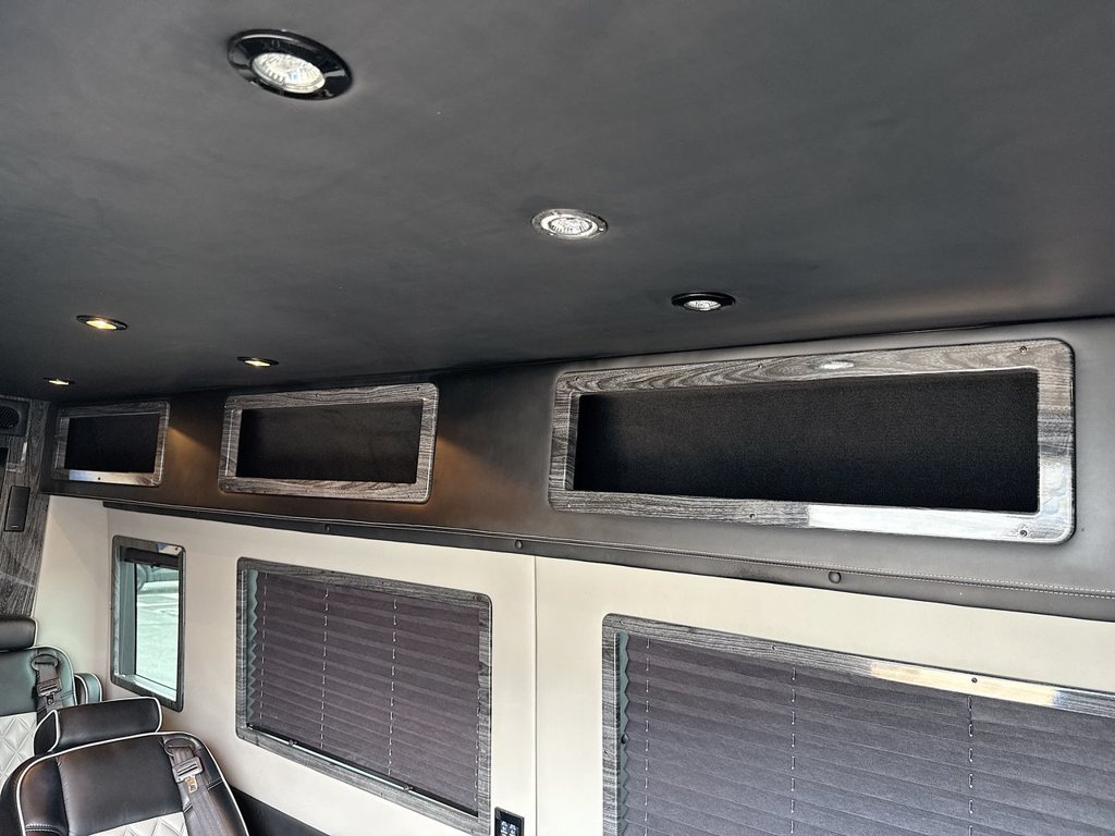 Used 2016 Mercedes-Benz Sprinter 3500 image 40