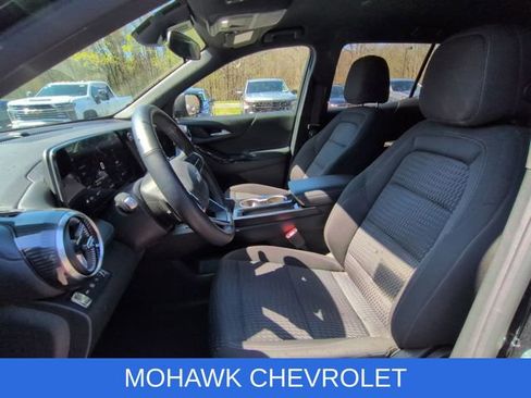 Used 2025 Chevrolet Equinox LT AWD/4WD image 10