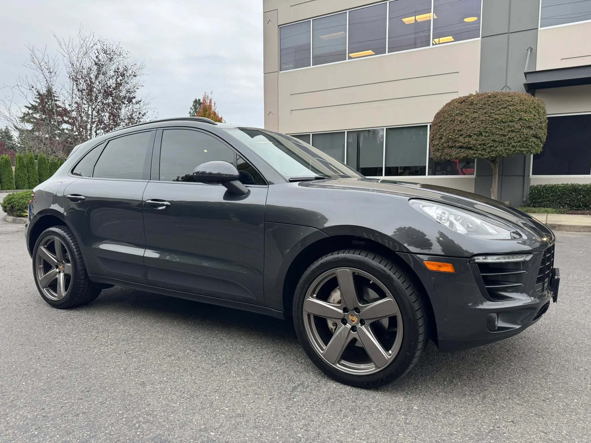 Used 2018 Porsche Macan S AWD/4WD image 1
