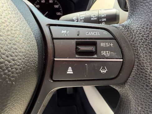 Used 2023 Honda HR-V LX image 11