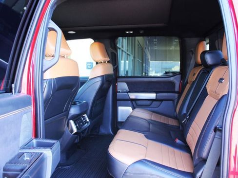 Used 2024 Ford F250 Platinum image 16