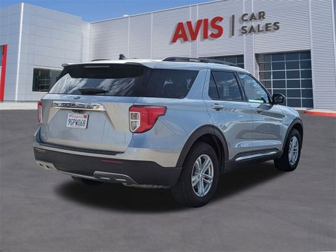 Used 2023 Ford Explorer XLT w/ Equipment Group 202A image 6