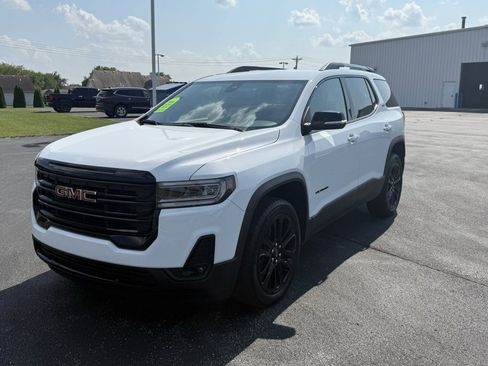 Used 2023 GMC Acadia SLT w/ Elevation Edition image 3