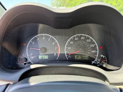 Used 2013 Toyota Corolla LE FWD image 9
