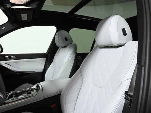 Used 2026 BMW X5 xDrive50e w/ M Sport Package image 17