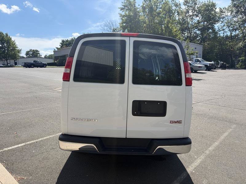 Used 2020 GMC Savana 2500 w/ Driver Convenience Package RWD image 4
