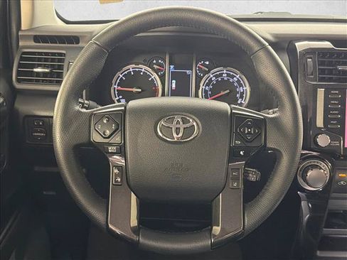 Used 2022 Toyota 4Runner TRD Off-Road AWD/4WD image 23