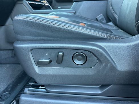 Used 2025 GMC Sierra 2500 AT4 w/ AT4 Premium Plus Package image 12