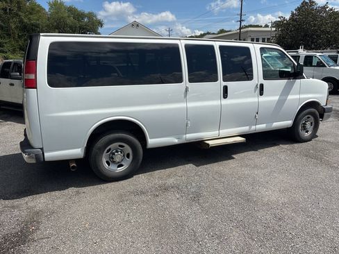 Used 2016 Chevrolet Express 3500 LT w/ LT Preferred Equipment Group RWD image 8