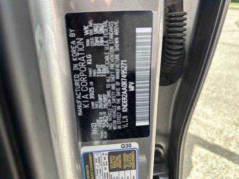 Used 2024 Kia Seltos EX FWD image 39
