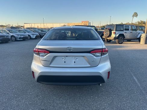 Used 2025 Toyota Corolla LE image 7