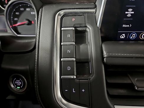 Used 2021 Chevrolet Suburban LT RWD image 16