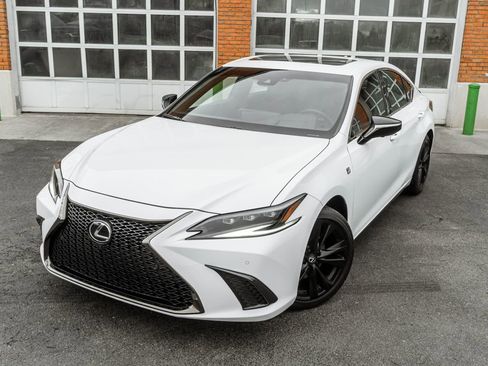 Used 2025 Lexus ES 350 F Sport image 2