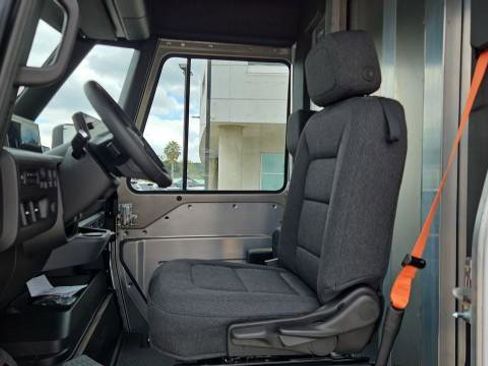 New 2025 Chevrolet Brightdrop 600 FWD image 19