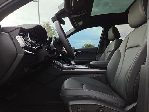 Certified 2025 Audi Q7 3.0T Premium image 16