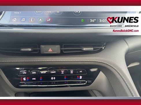 Used 2023 Buick Envision Avenir image 18