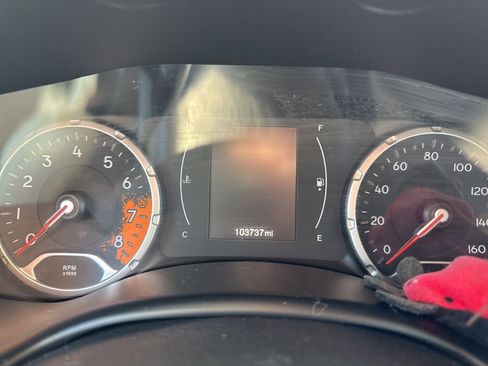 Used 2017 Jeep Renegade Latitude image 10