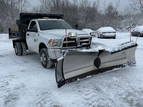 Used 2016 RAM 3500 Tradesman w/ Power & Remote Entry Group image 7
