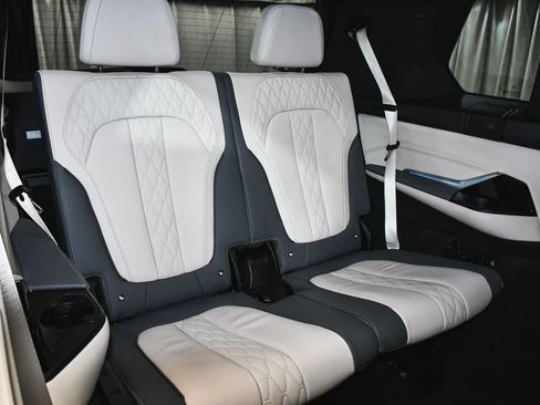 Used 2023 BMW X7 xDrive40i w/ Executive Package AWD/4WD image 70
