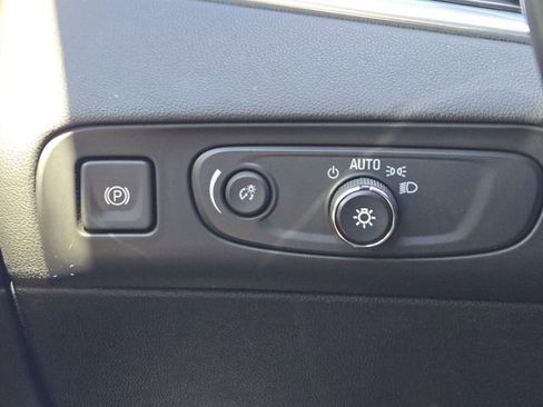 Used 2018 Buick Enclave Premium image 22