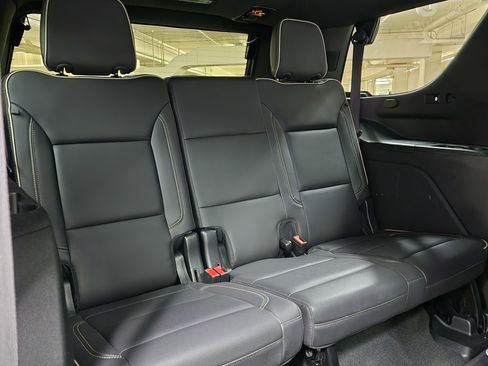 Used 2022 GMC Yukon SLT w/ SLT Premium Package image 20