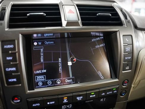 Used 2017 Lexus GX 460 Luxury w/ Preferred Accessory Package AWD/4WD image 9