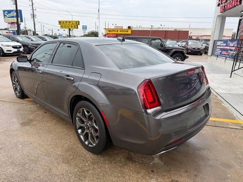 Used 2018 Chrysler 300 S image 10