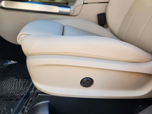 New 2026 Mercedes-Benz GLB 250 4MATIC image 23