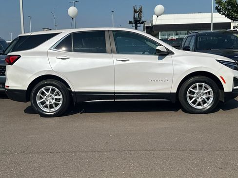 Used 2022 Chevrolet Equinox LT AWD/4WD image 3