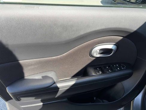 Used 2016 Kia Soul FWD image 8