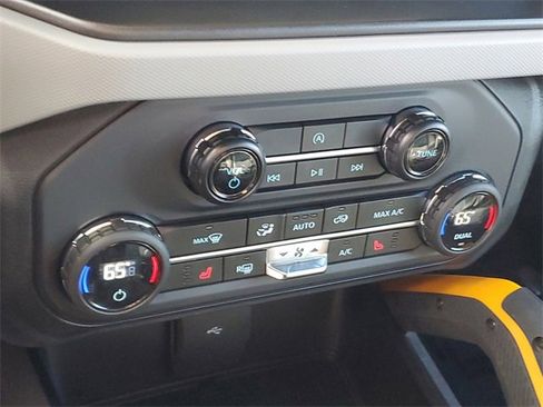 Used 2023 Ford Bronco Badlands w/ Sasquatch Package image 19