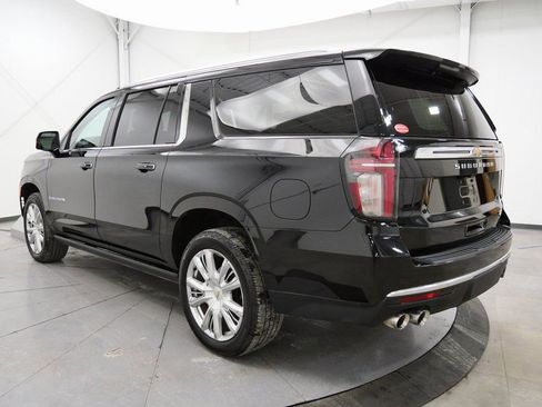 Used 2021 Chevrolet Suburban High Country w/ Premium Package image 5