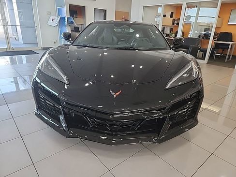 Used 2025 Chevrolet Corvette E-Ray AWD/4WD image 3