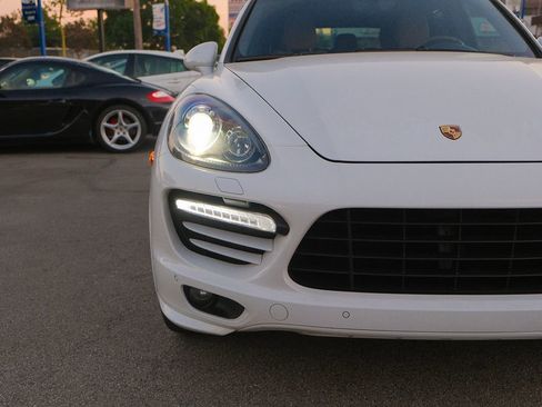 Used 2014 Porsche Cayenne GTS image 42