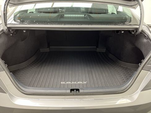 Used 2025 Toyota Camry XLE image 31