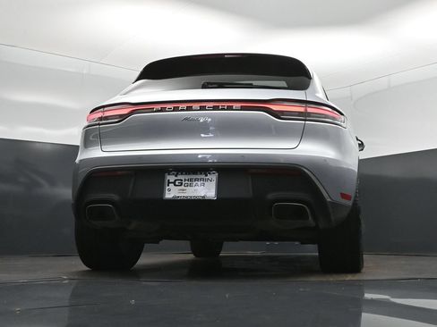 Used 2023 Porsche Macan AWD/4WD image 41