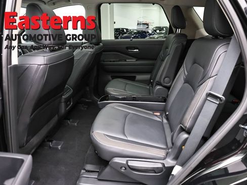 Used 2025 Nissan Pathfinder SL w/ SL Premium Package AWD/4WD image 22