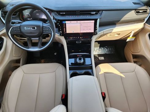 New 2026 Jeep Grand Cherokee Limited RWD image 19