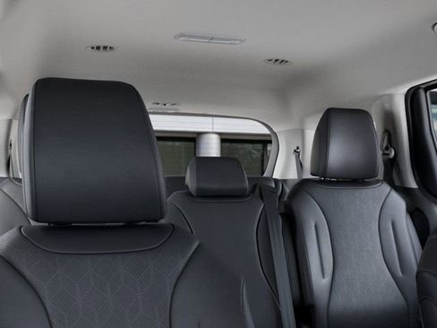 New 2026 Kia Carnival EX FWD image 28