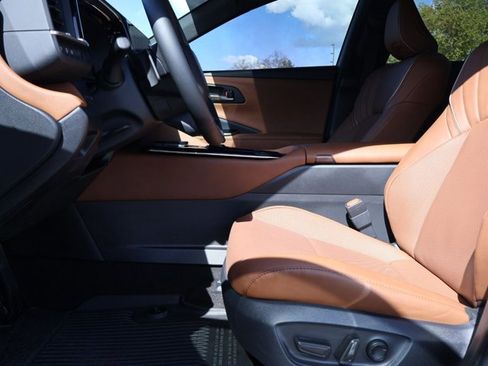 Certified 2025 Toyota Crown Signia w/ Advanced Technology Package AWD/4WD image 23