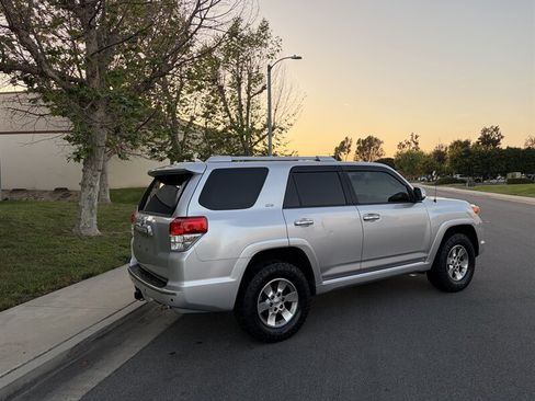 Used 2012 Toyota 4Runner SR5 w/ Convenience Pkg AWD/4WD image 4