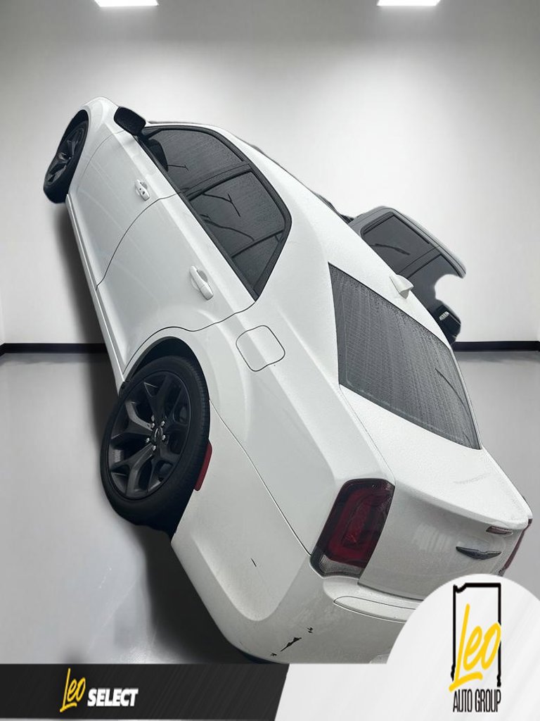 Used 2022 Chrysler 300 Touring w/ Sport Appearance Package RWD image 4