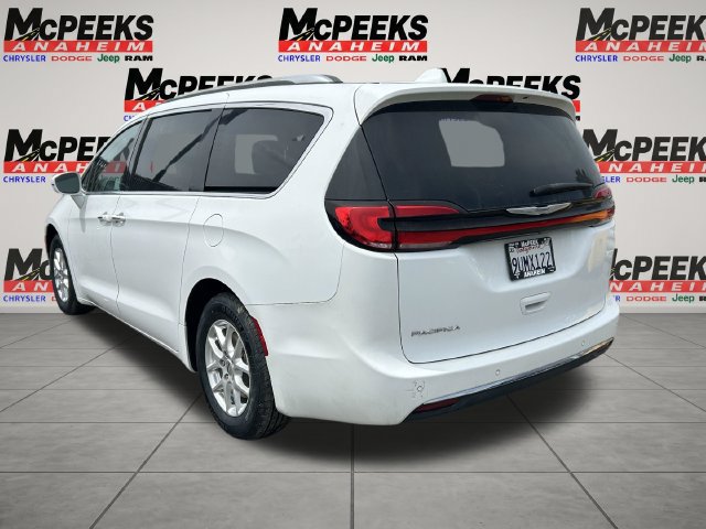Used 2021 Chrysler Pacifica Touring-L FWD image 3