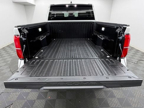 Certified 2026 Toyota Tacoma SR5 AWD/4WD image 15