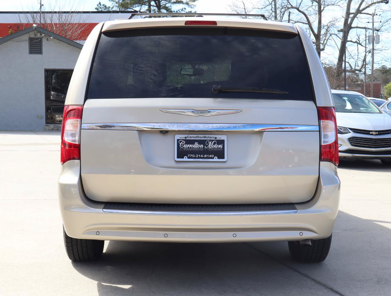 Used 2016 Chrysler Town & Country Touring-L w/ Driver Convenience Group FWD image 5