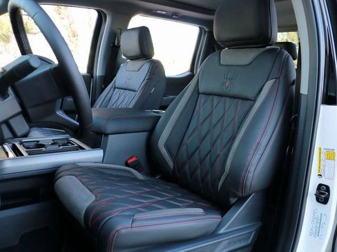 New 2026 Ford F250 Lariat w/ Black Appearance Package AWD/4WD image 24