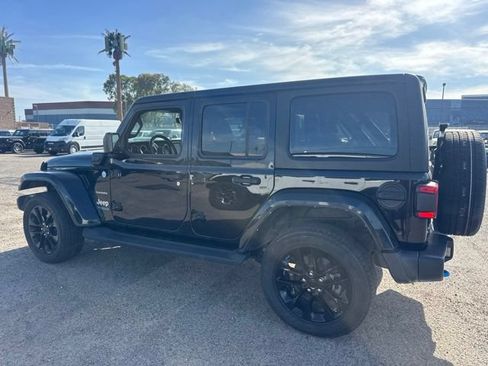 Used 2022 Jeep Wrangler Unlimited Sahara AWD/4WD image 9