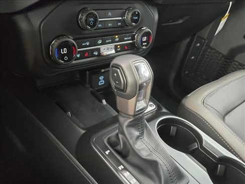 New 2025 Ford Bronco Outer Banks image 14
