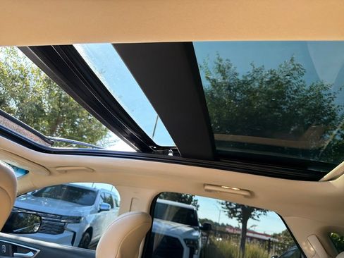 Used 2018 Ford Edge SEL w/ Equipment Group 201A FWD image 37